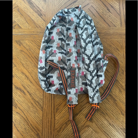 DAKINE Cosmo Mini Backpack 6.5L - Picture 2 of 5